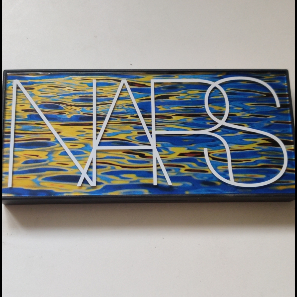 NARS hot escape palette with a mascara sample